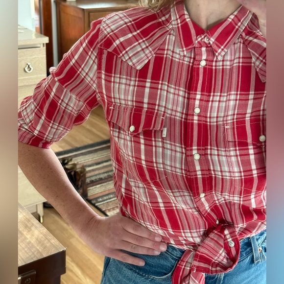 Levi’s flannel pearl button up shirt. - Picture 5 of 5